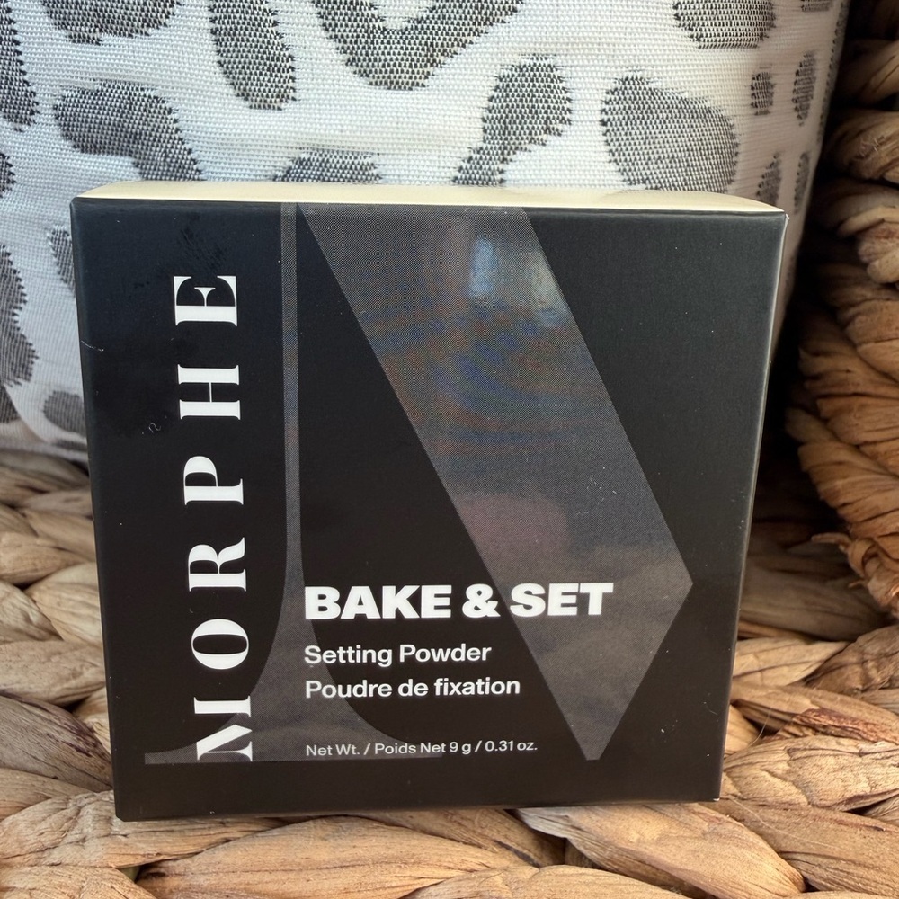Morphe Bake & Set Translucent Setting Powder - Picture 2 of 3